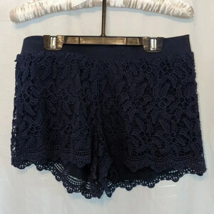 Adorable Lilly Pulitzer navy cotton lace shorts. VGUC. Size  Small